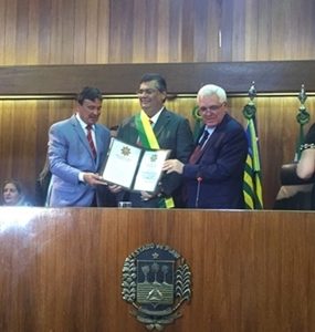 Flávio Dino recebe título de cidadania piauiense